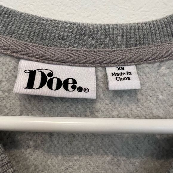 DOE flower gray sweatshirt women’s size xs - Picture 4 of 6